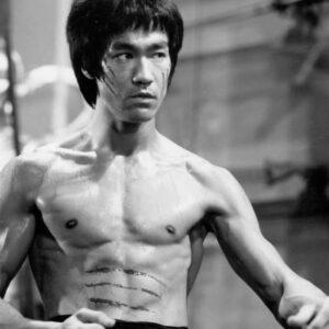 featured image of episode 40 of teatime chinese podcast: the life of bruce lee