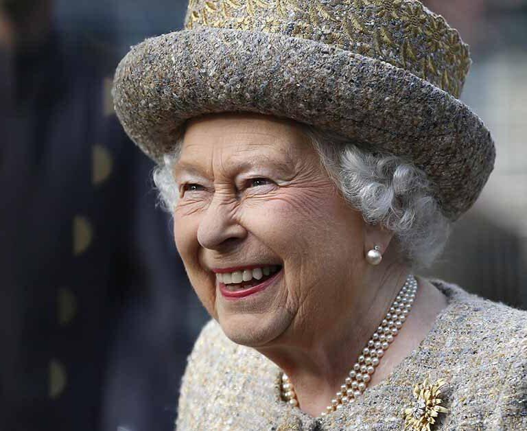 featured image of episode 52 of teatime chinese podcast: life of queen elizabeth ii