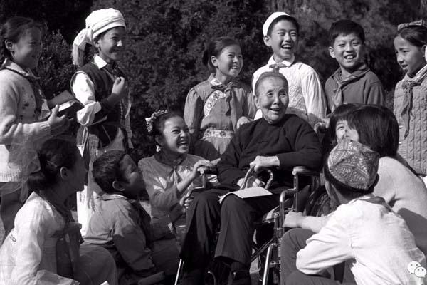 aged chinese writer bing xin with children