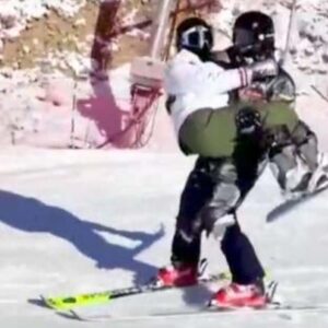 Skiing resorts provide "hugging service" in China